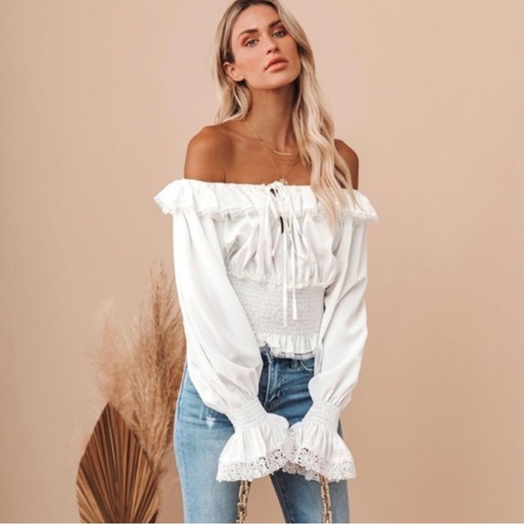 Vici Top - Picture 1 of 8